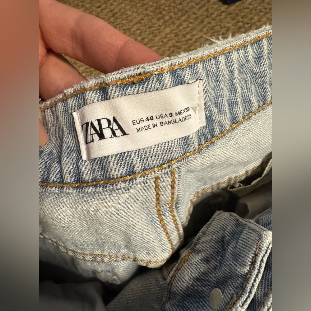 Zara high rise distressed boyfriend jeans - Picture 3 of 3